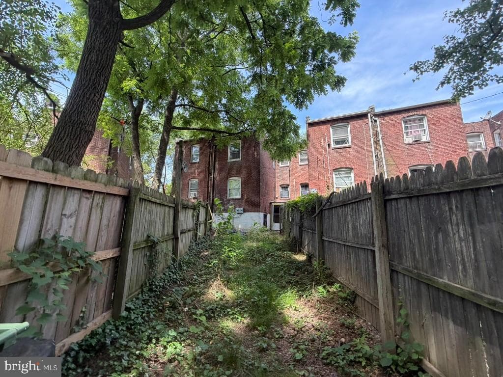 3625 Everett St photo 5