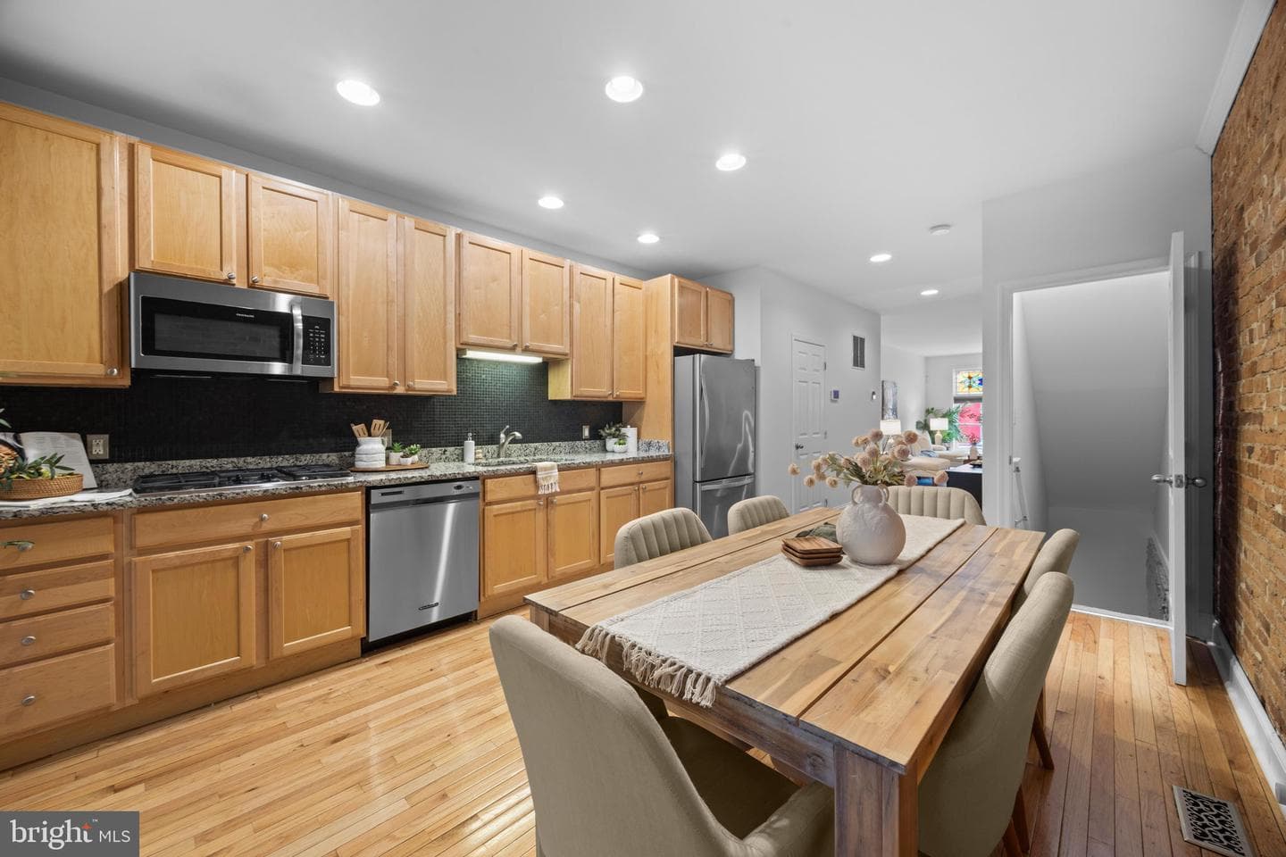 609 Fort Avenue E photo 12
