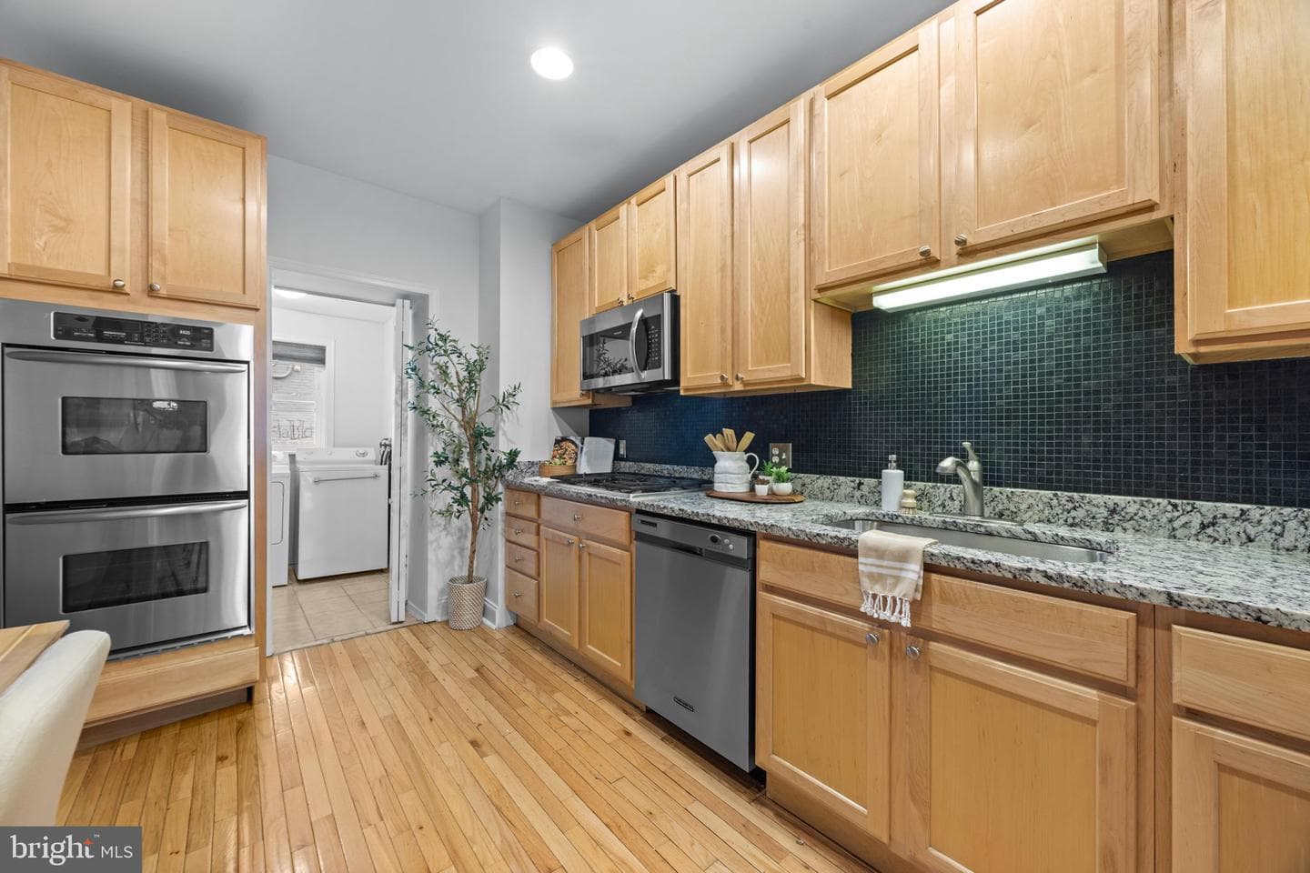 609 Fort Avenue E photo 14