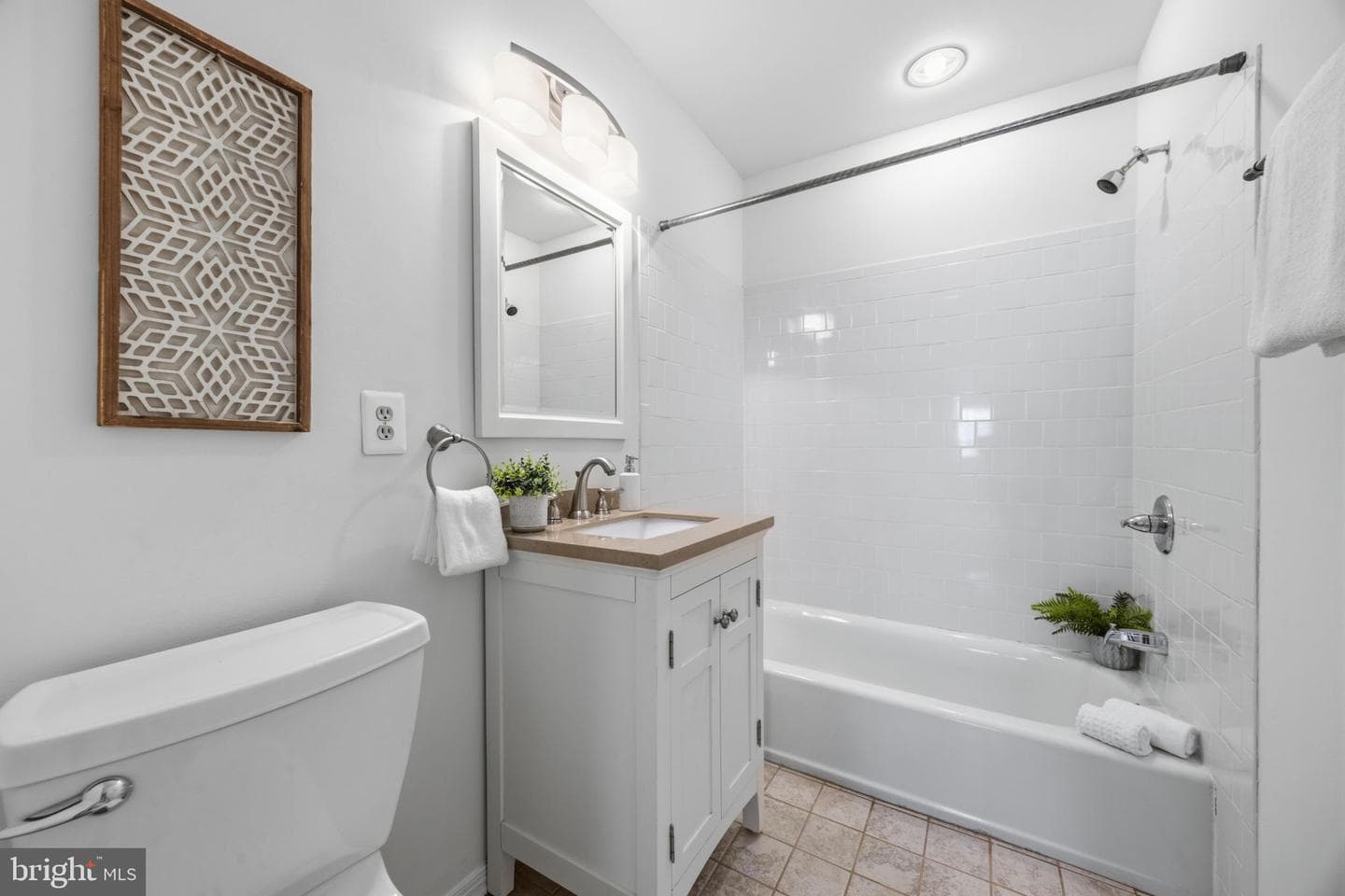 609 Fort Avenue E photo 23