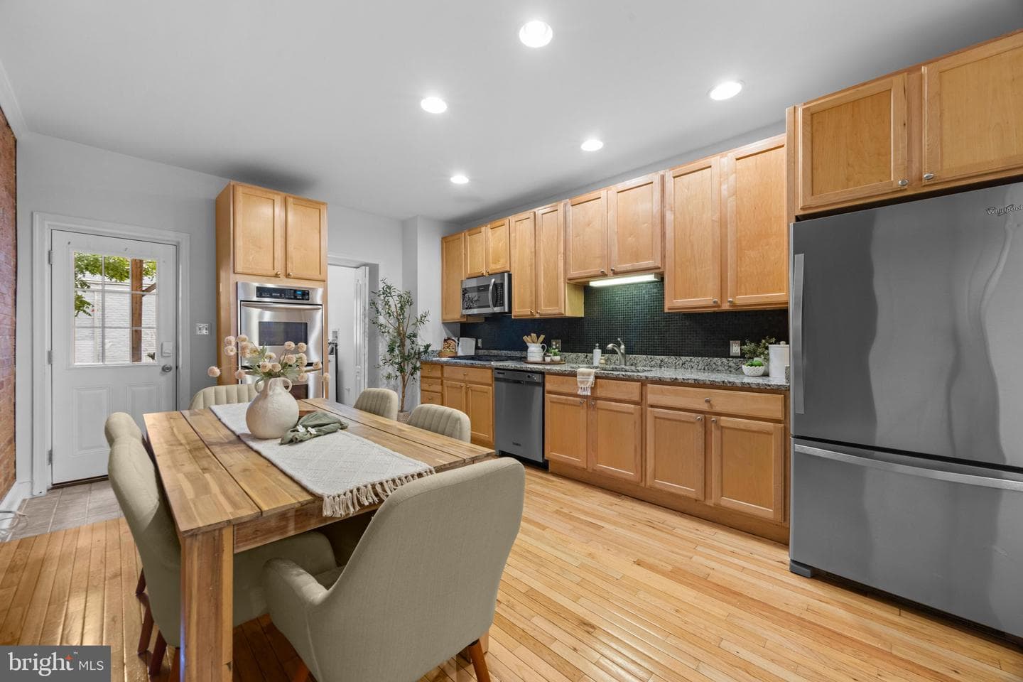 609 Fort Avenue E photo 9