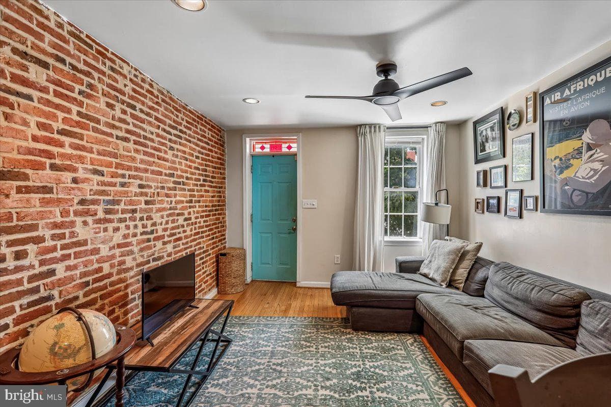 136 E Fort Avenue photo 6