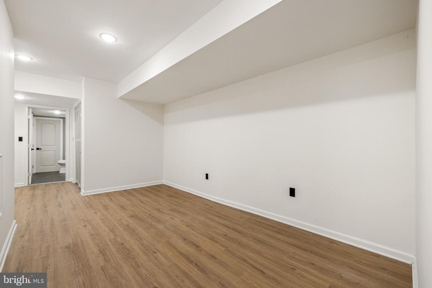 2784 W North Avenue photo 15
