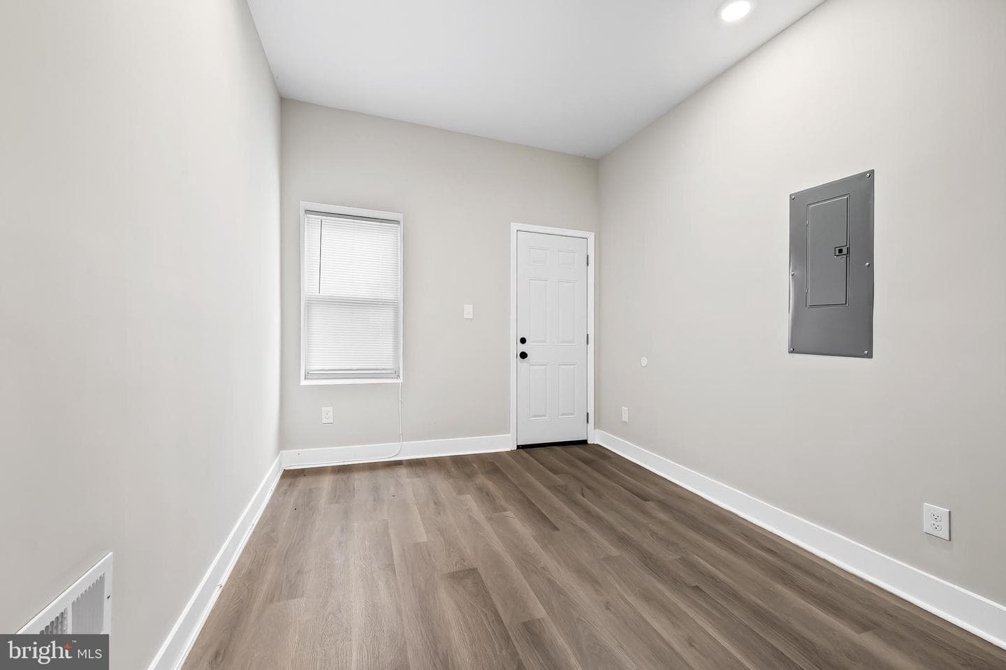 1006 N Mount Street photo 24