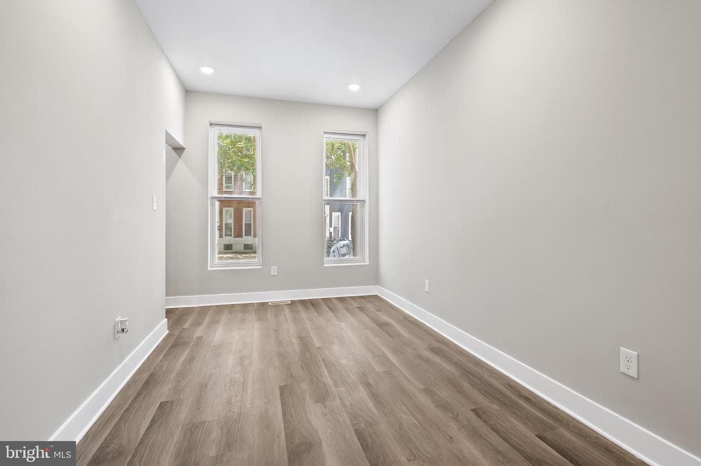 1006 N Mount Street photo 27