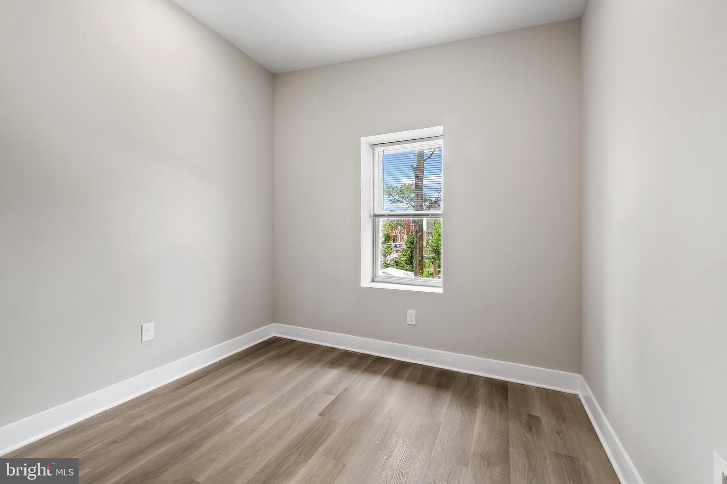 1006 N Mount Street photo 9