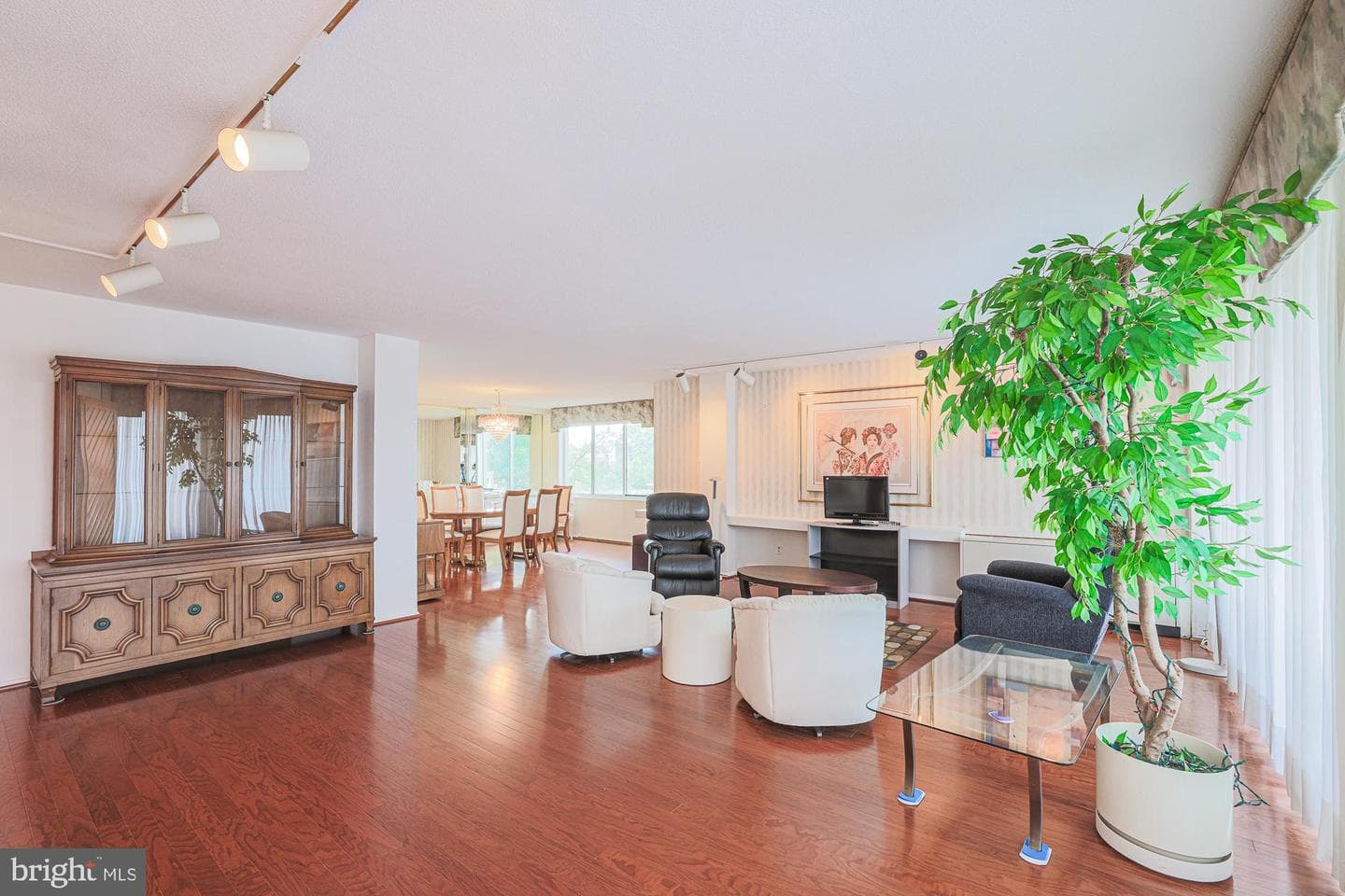 6210 Park Heights Avenue #400 photo 17