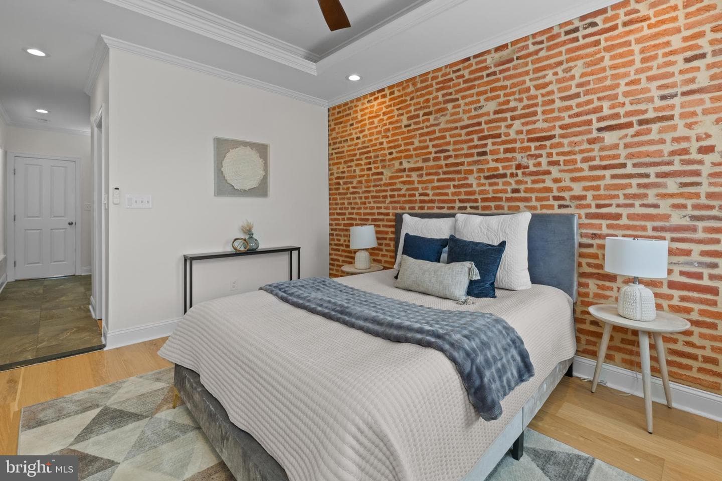 1452 Boyle Street photo 23