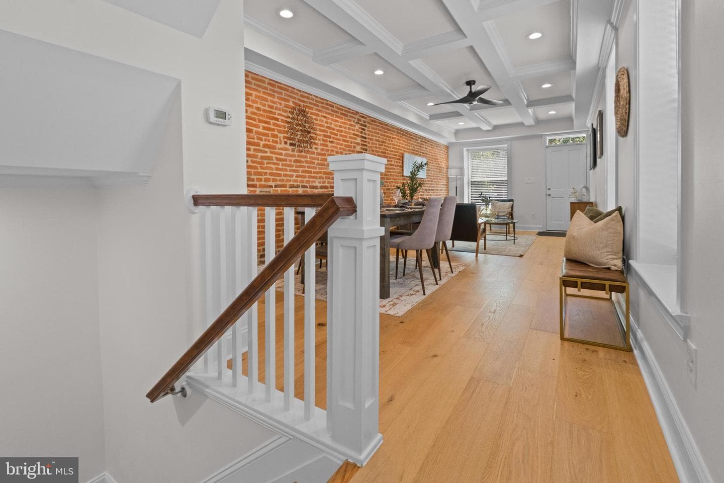 1452 Boyle Street photo 27