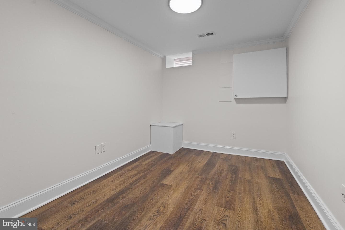 1452 Boyle Street photo 28
