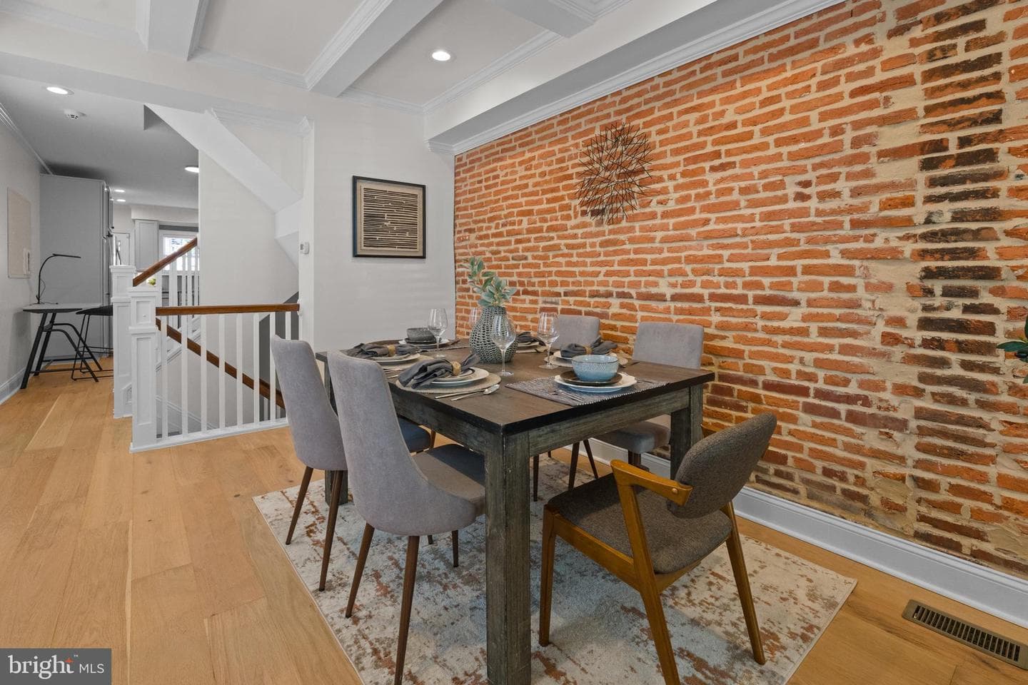 1452 Boyle Street photo 3