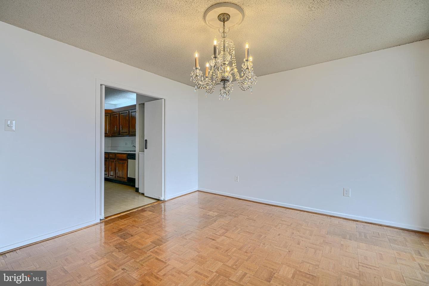 4100 N Charles Street #813 photo 11