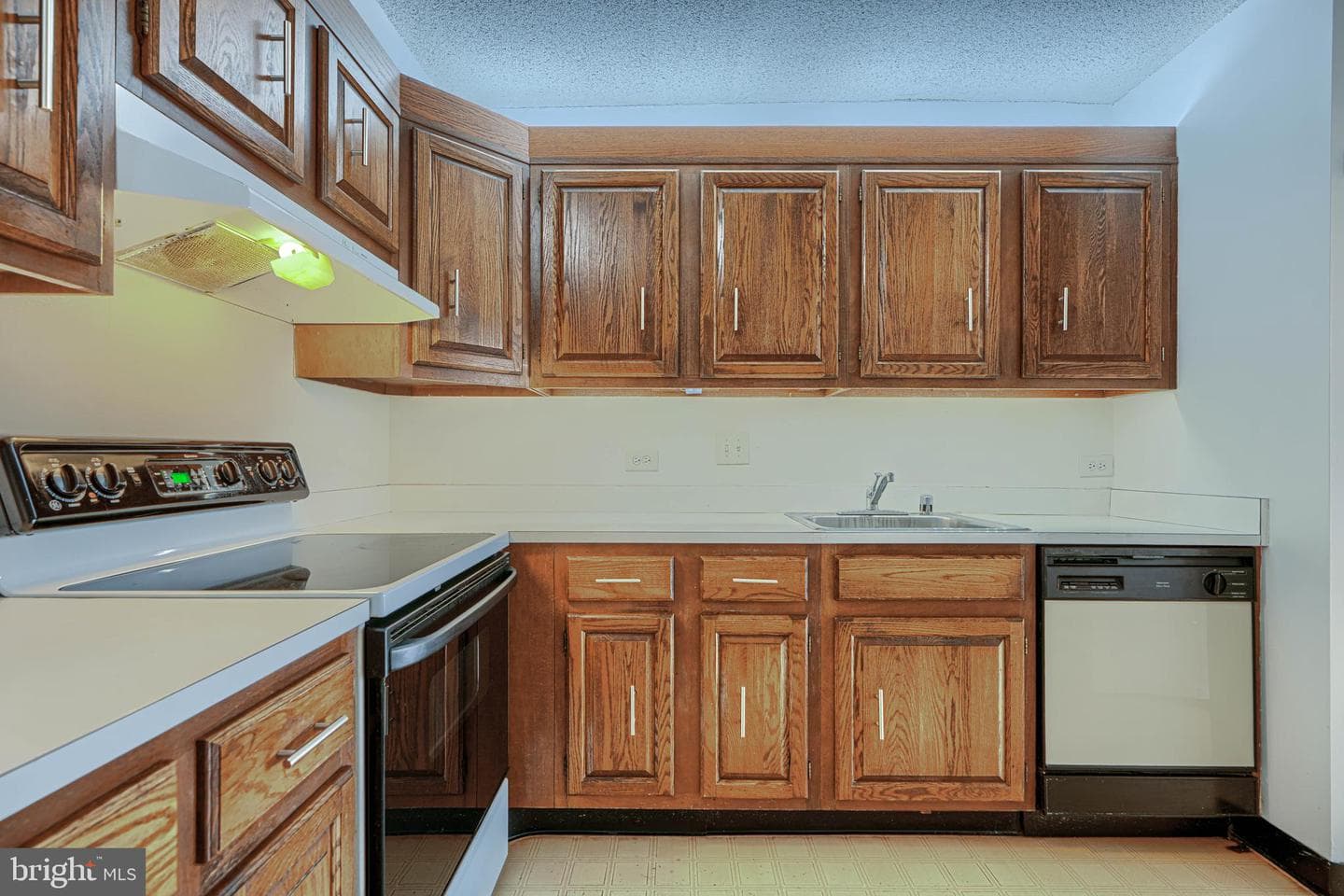 4100 N Charles Street #813 photo 19