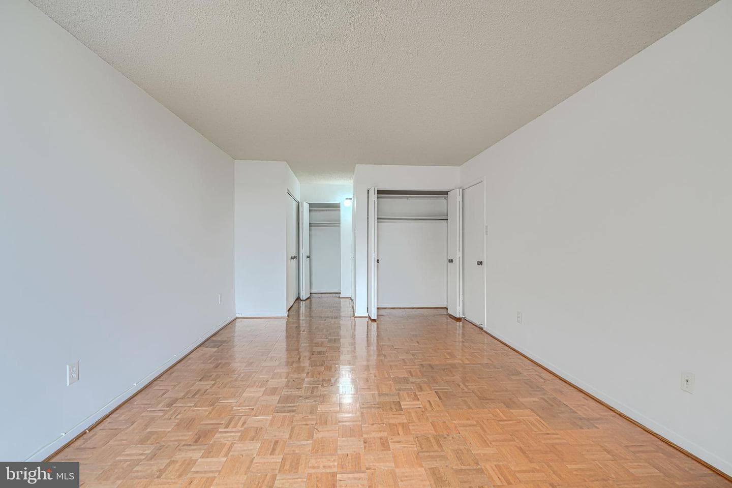 4100 N Charles Street #813 photo 33