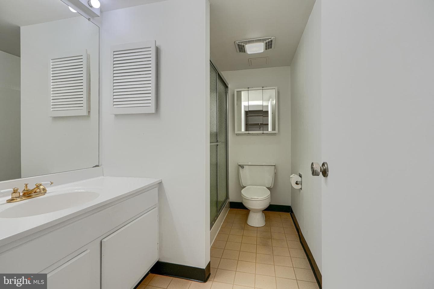 4100 N Charles Street #813 photo 35