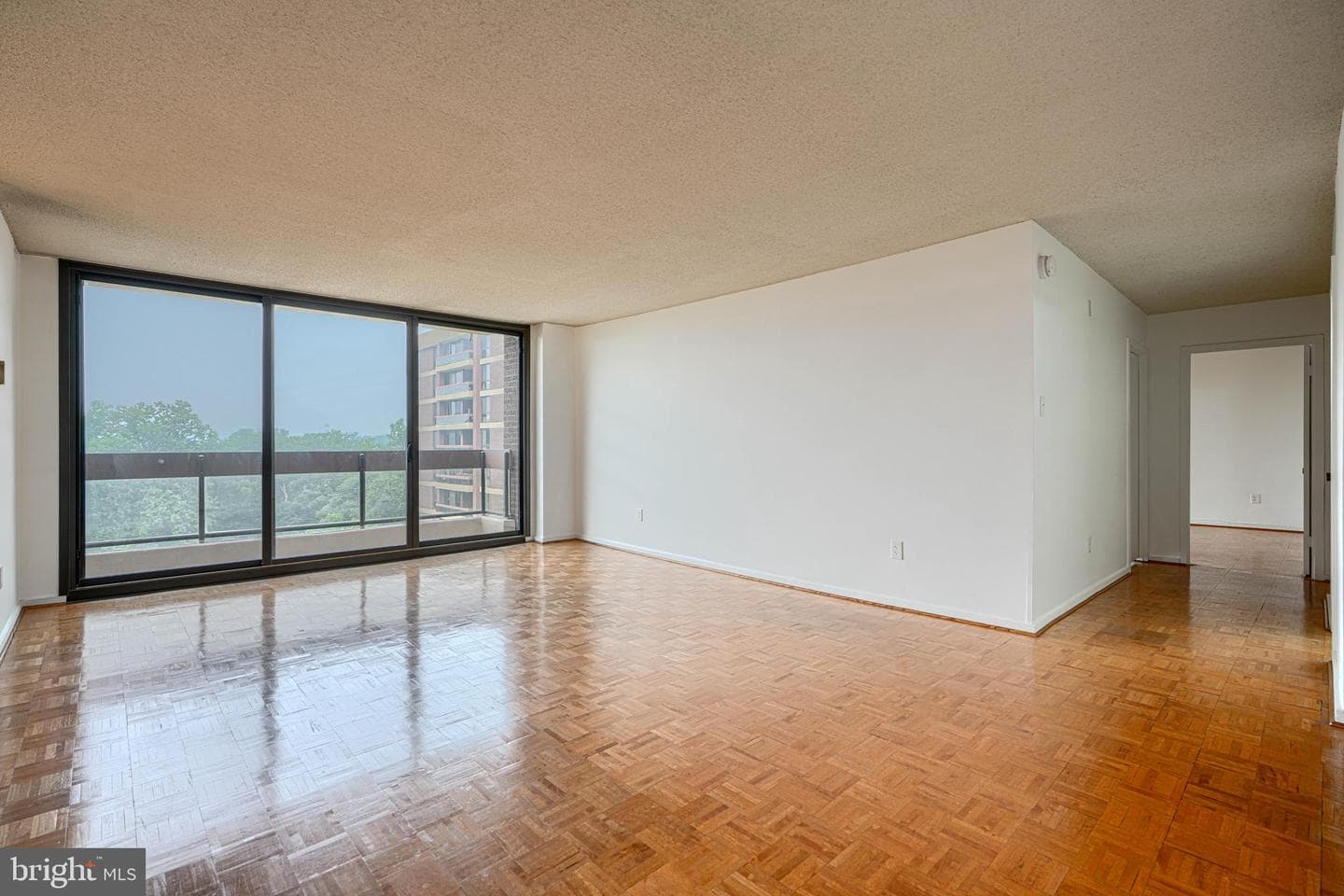 4100 N Charles Street #813 photo 8