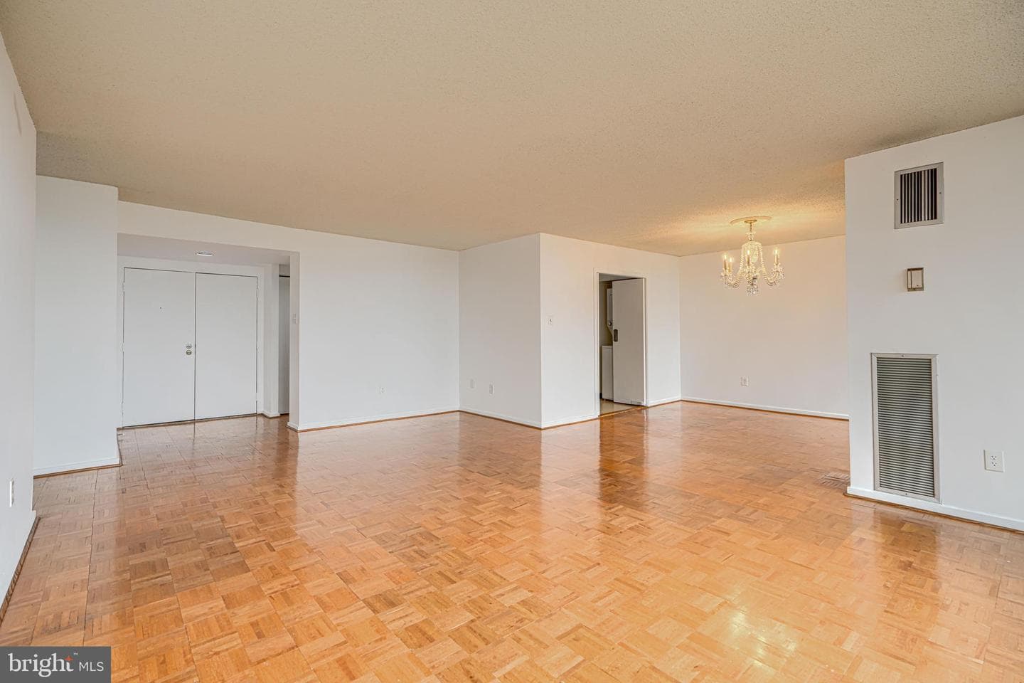 4100 N Charles Street #813 photo 9