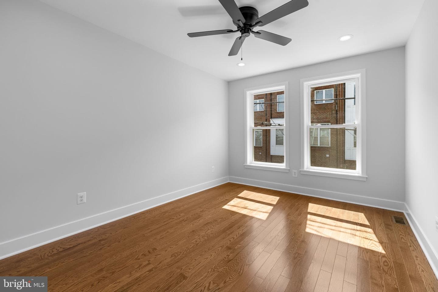 1415 Reynolds Street photo 23