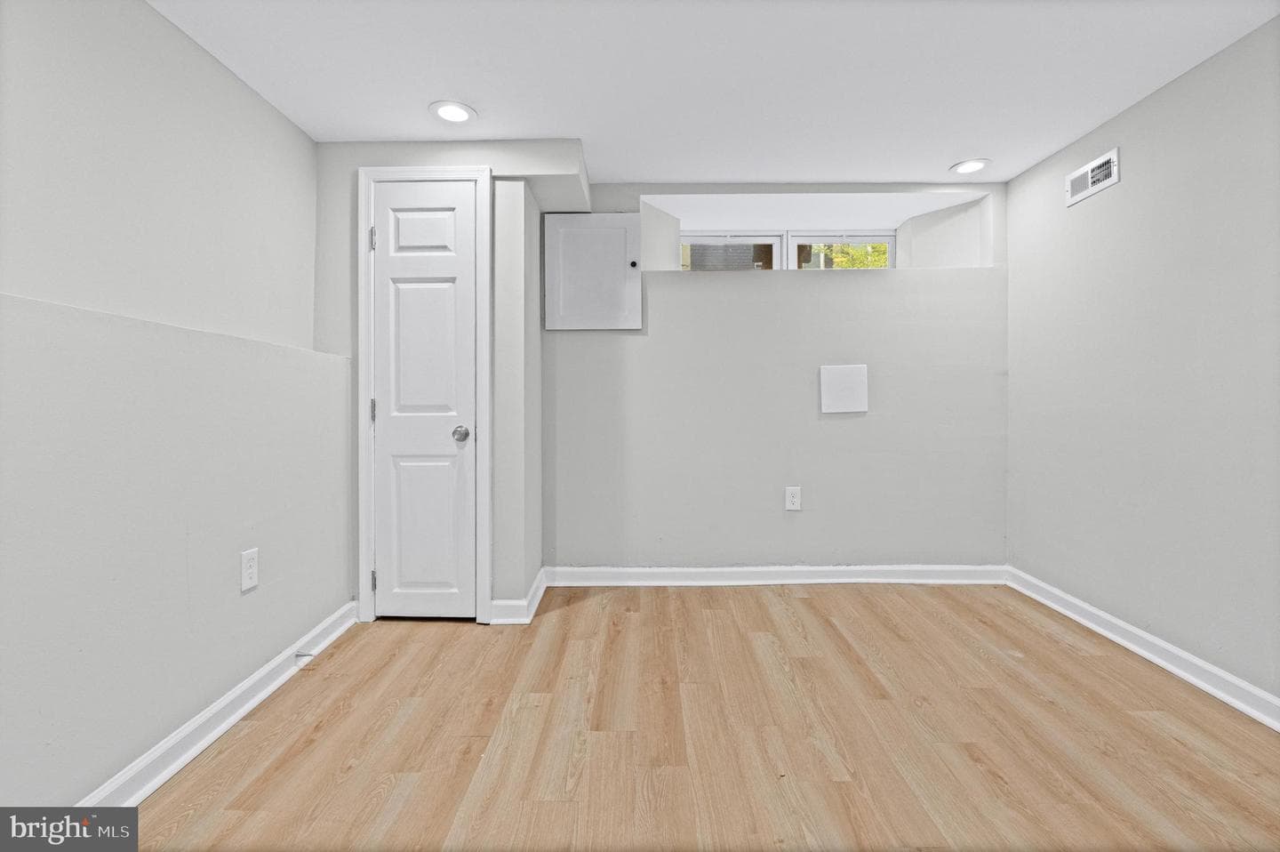 1807 E Lafayette Avenue photo 26