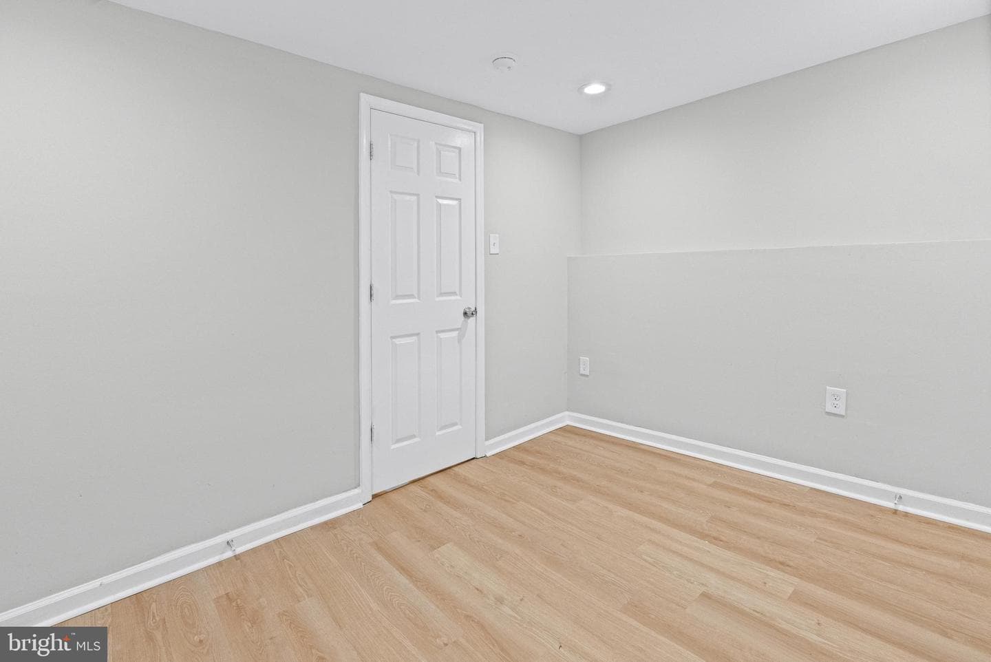1807 E Lafayette Avenue photo 27