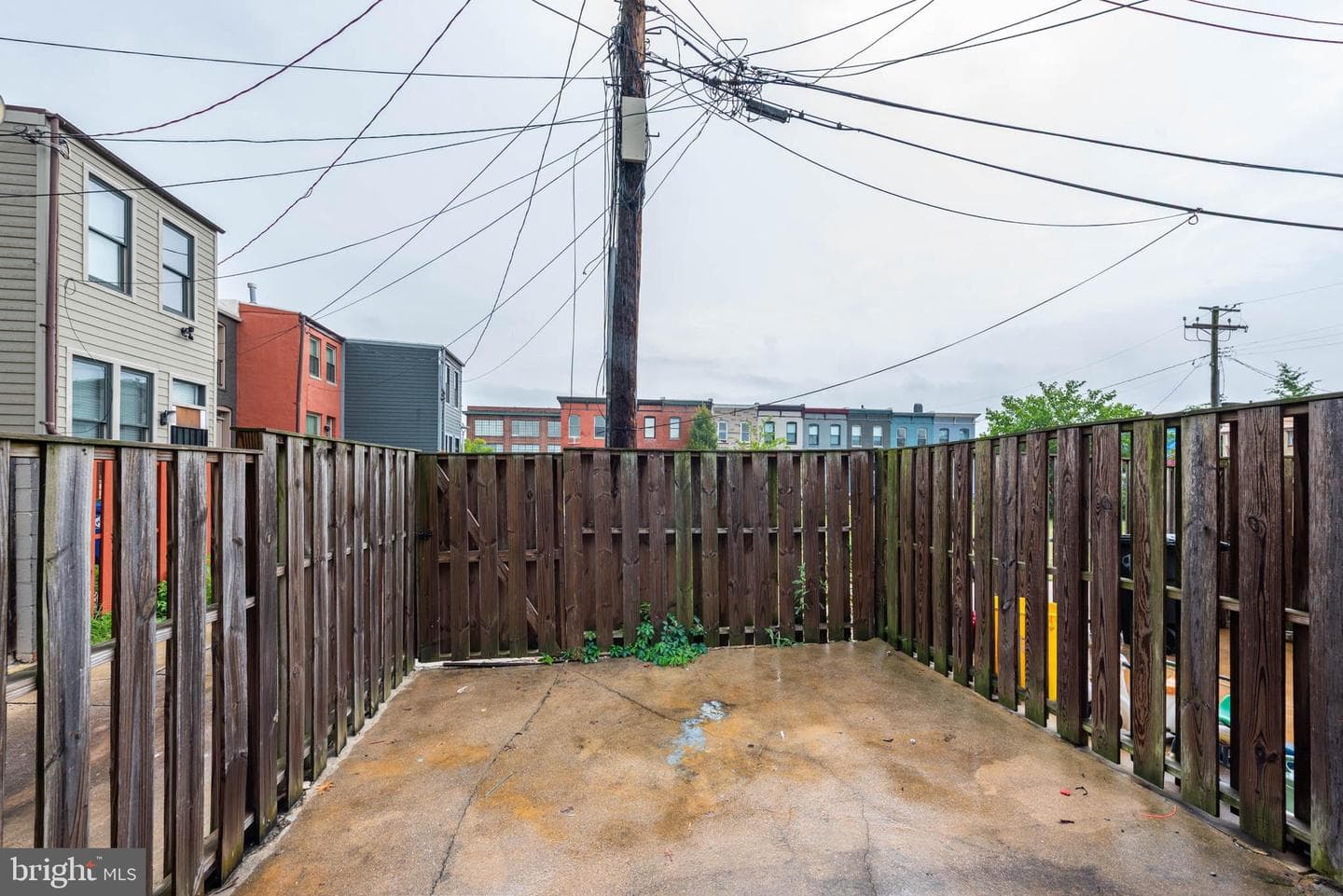 915 N Montford Avenue photo 30