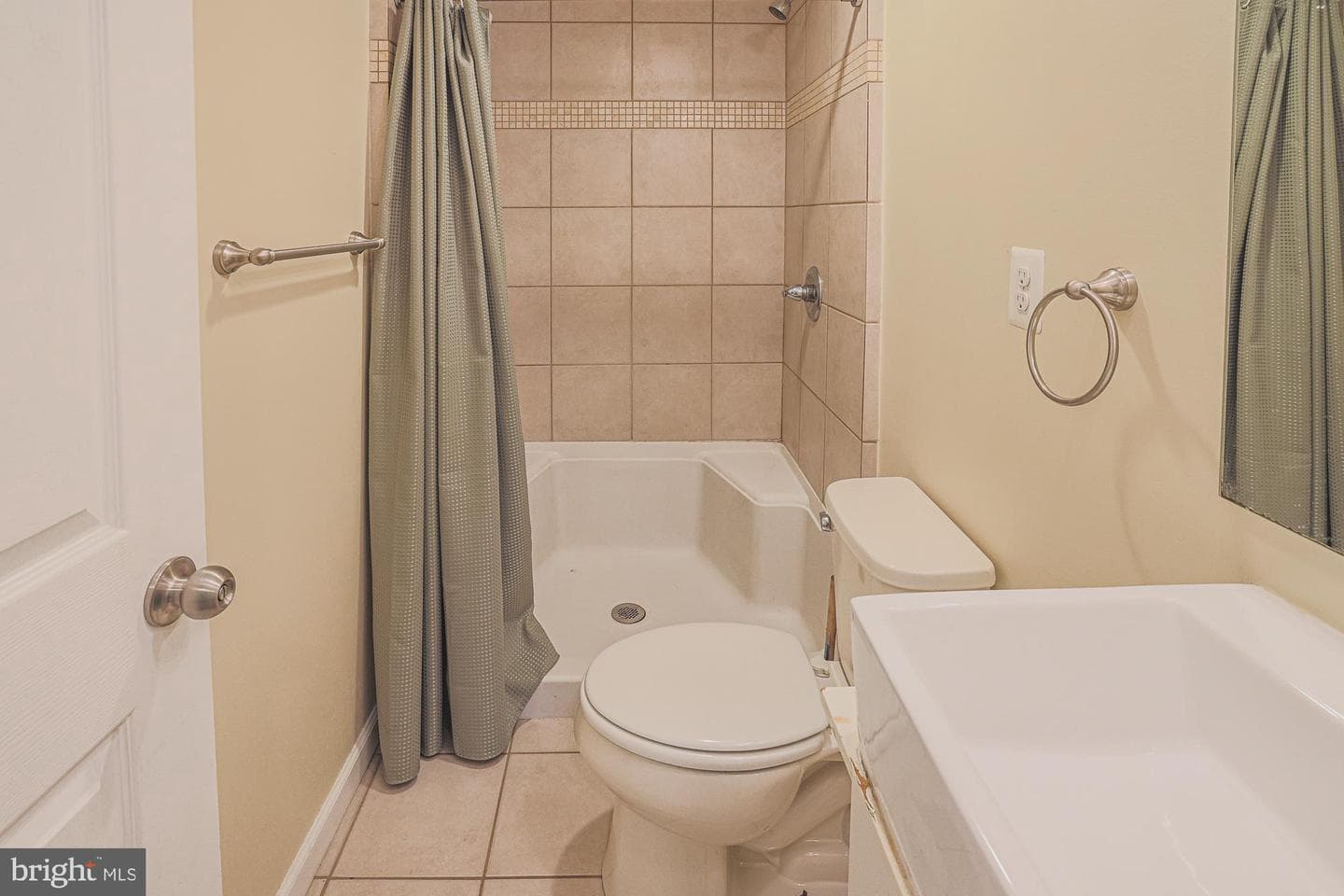 352 Woodyear Street photo 26