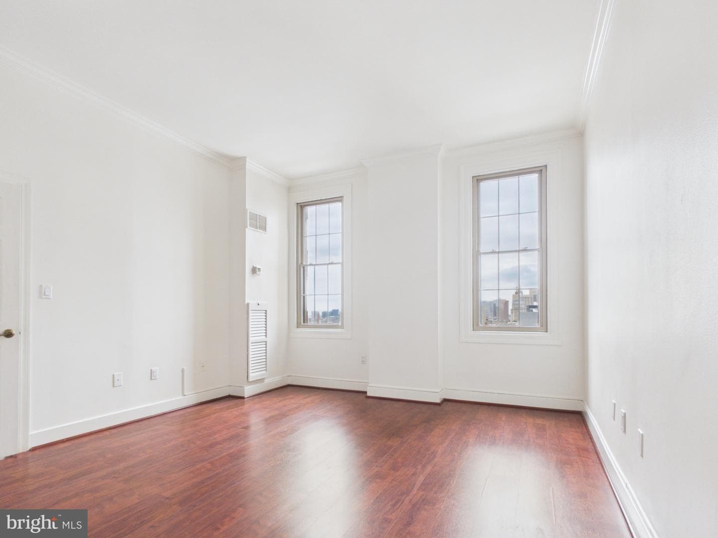 1 E Chase Street #814 photo 11