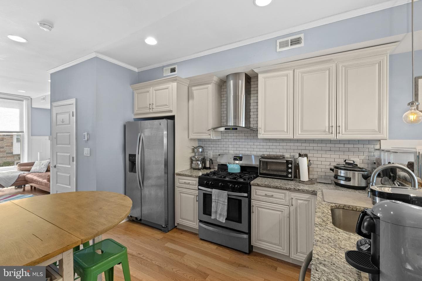 10 N Curley Street photo 12