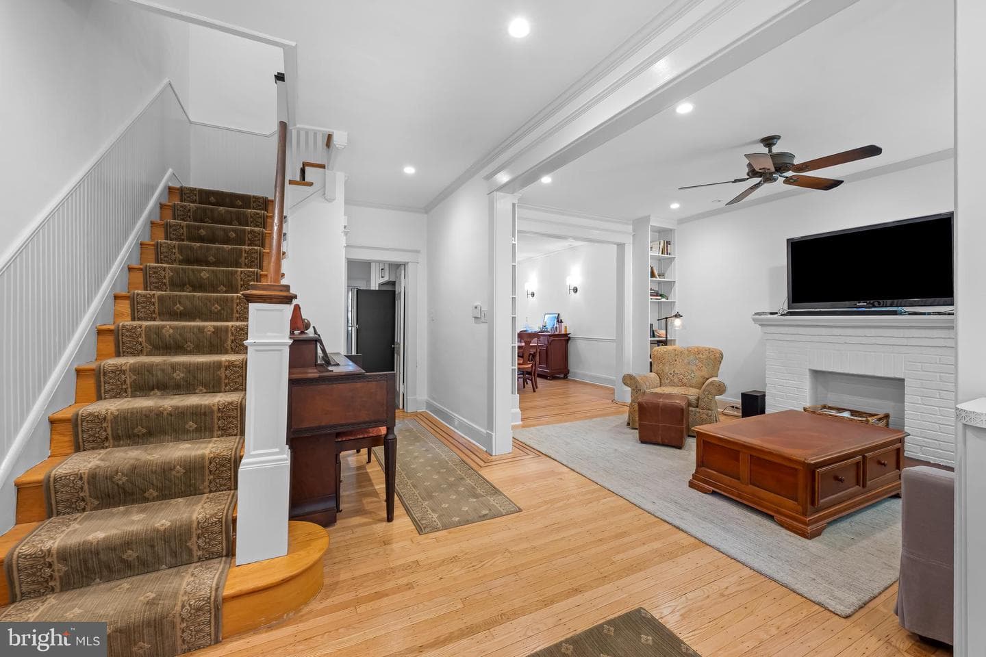 2912 Wyman Parkway photo 5
