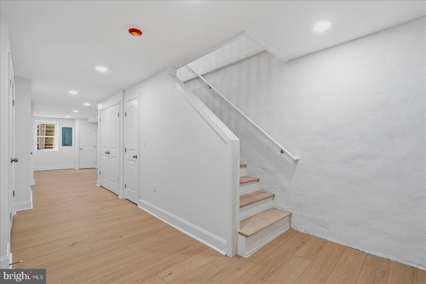 1527 E 29th Street photo 16