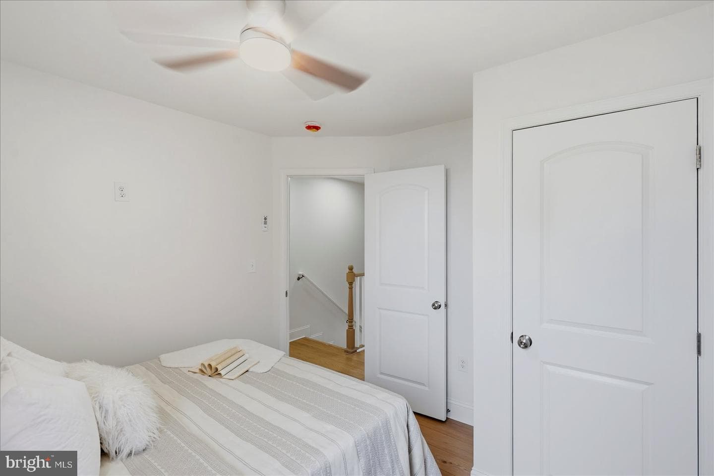 1527 E 29th Street photo 24