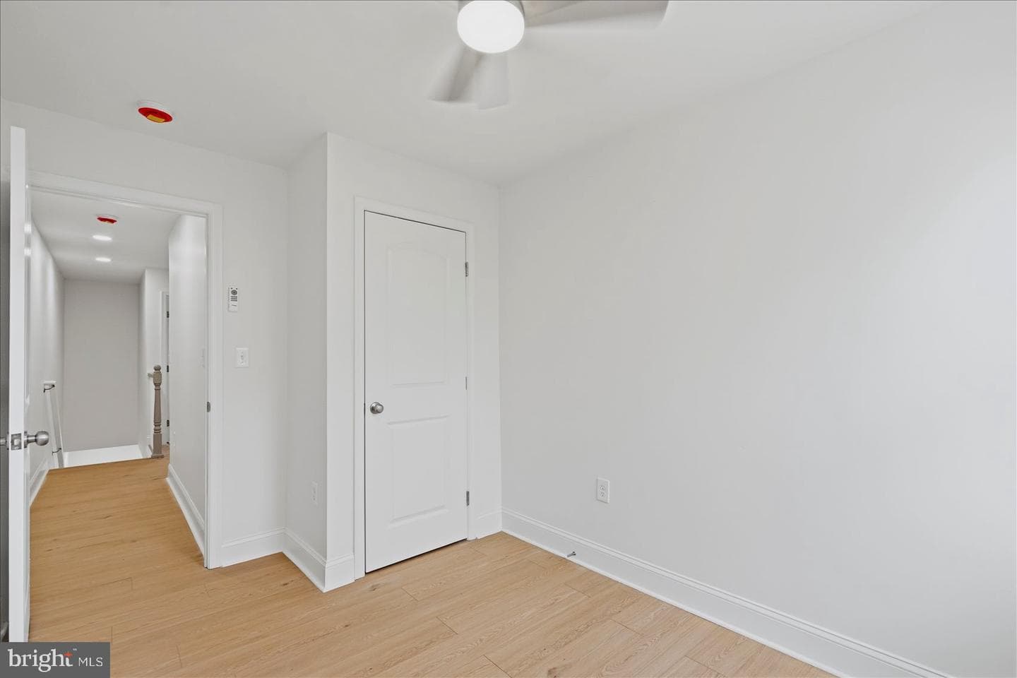 1527 E 29th Street photo 28