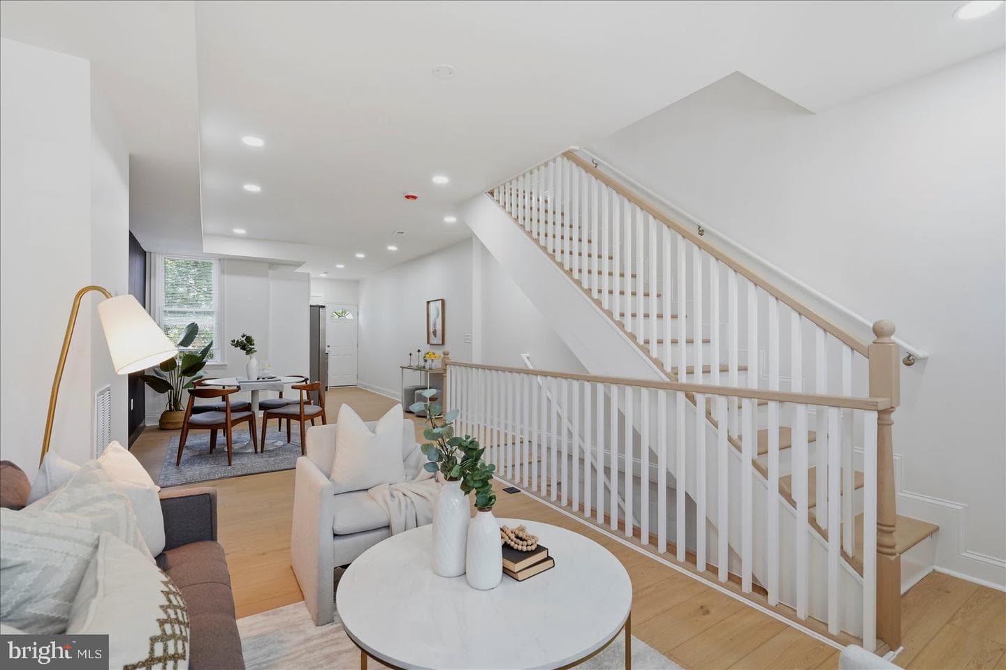 1527 E 29th Street photo 3