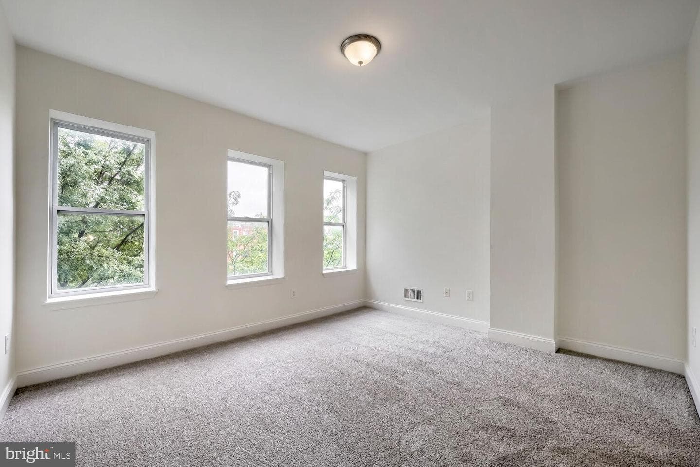 1228 N Broadway photo 22