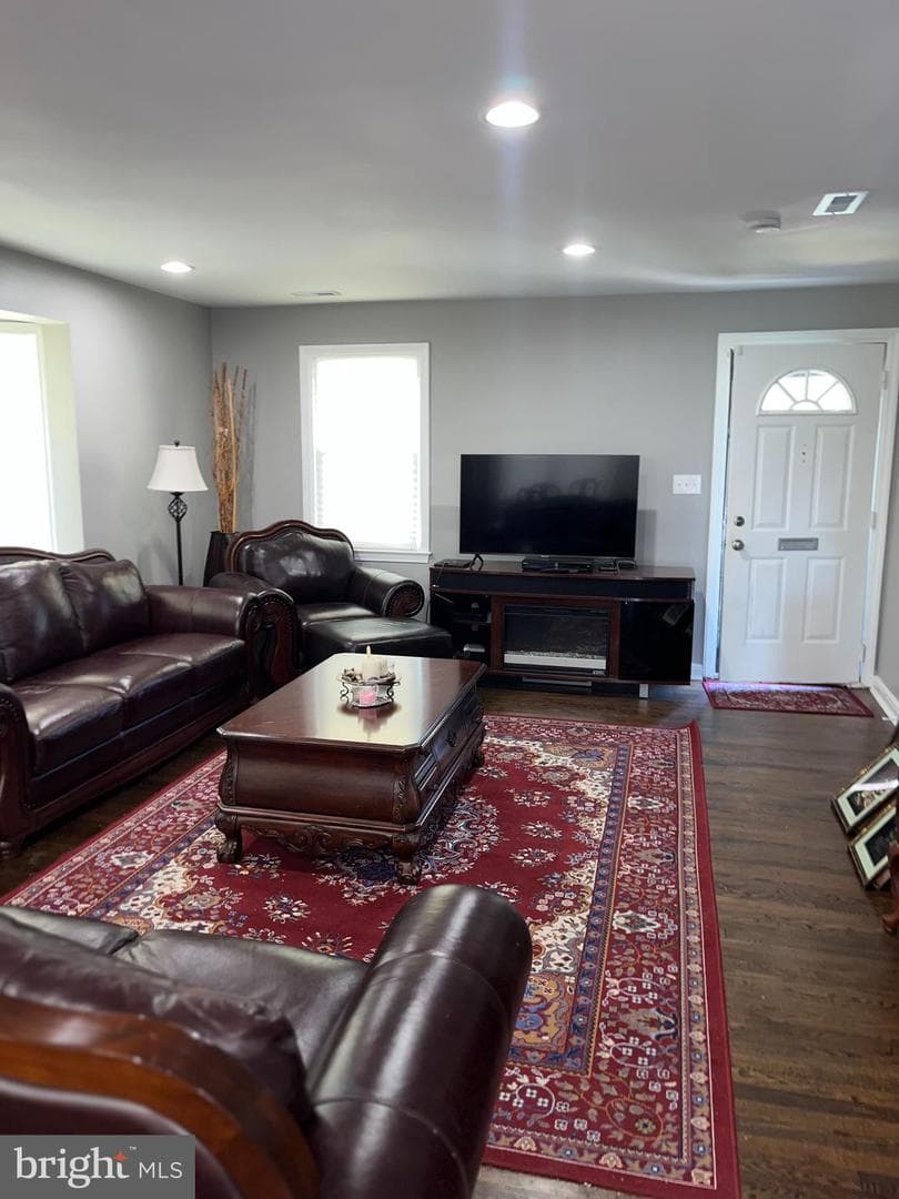1217 Cochran Avenue photo 4