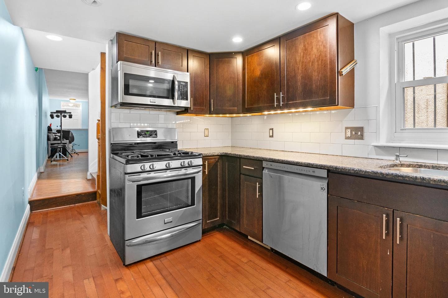 756 Mchenry Street photo 4