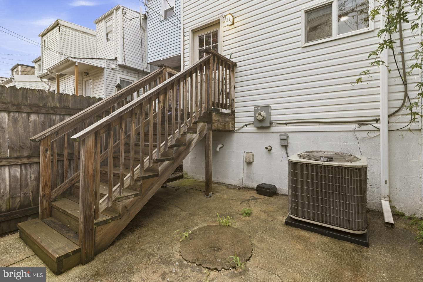 2702 Miles Avenue photo 18