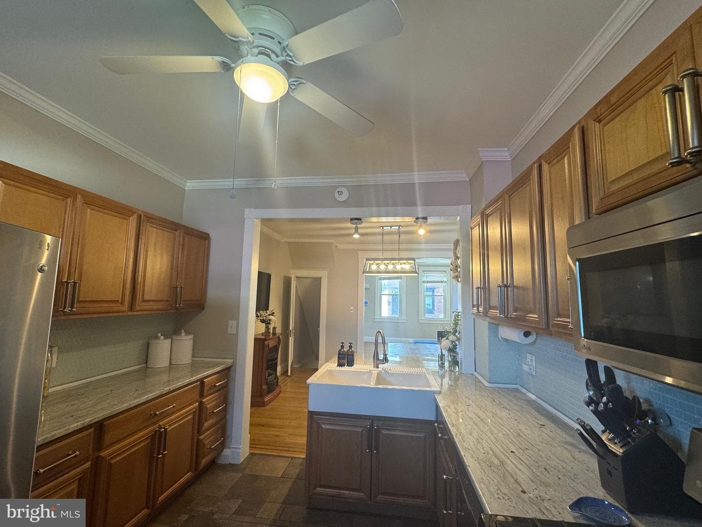 729 Grundy Street photo 18