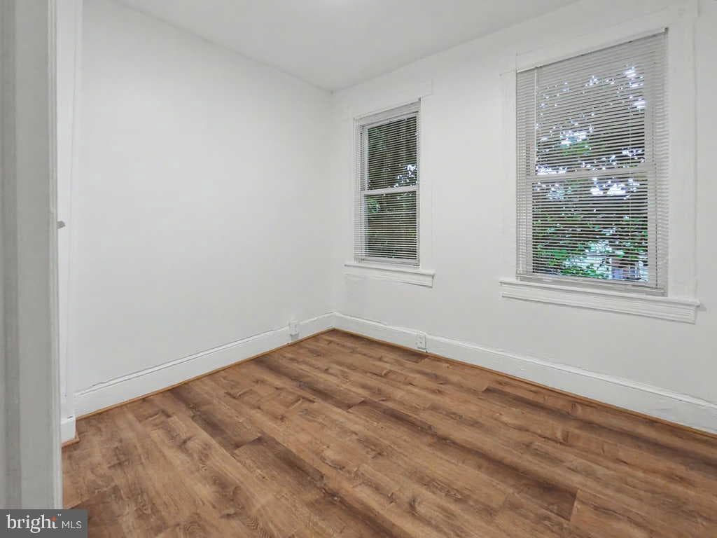 1918 Penrose Avenue photo 13