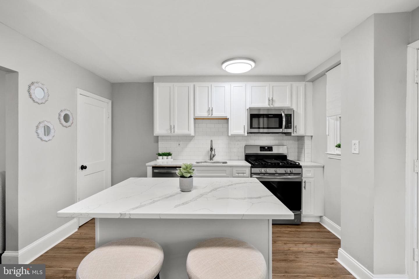 301 Denison Street photo 5