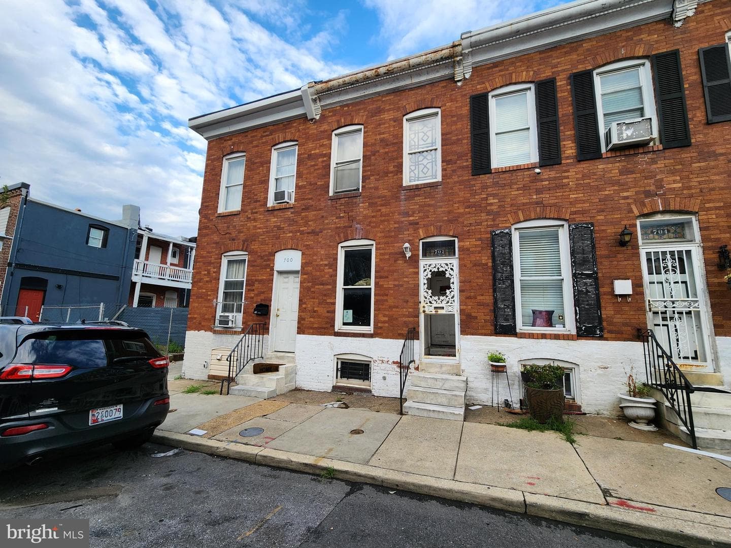 702 N Glover Street photo 4