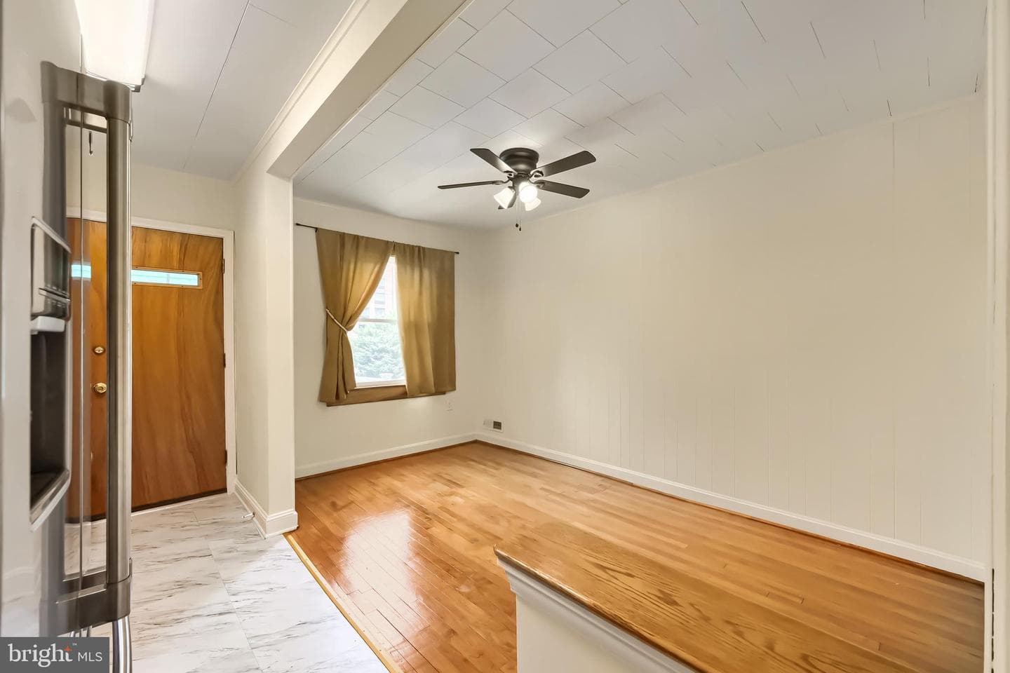 1214 Anglesea Street photo 11