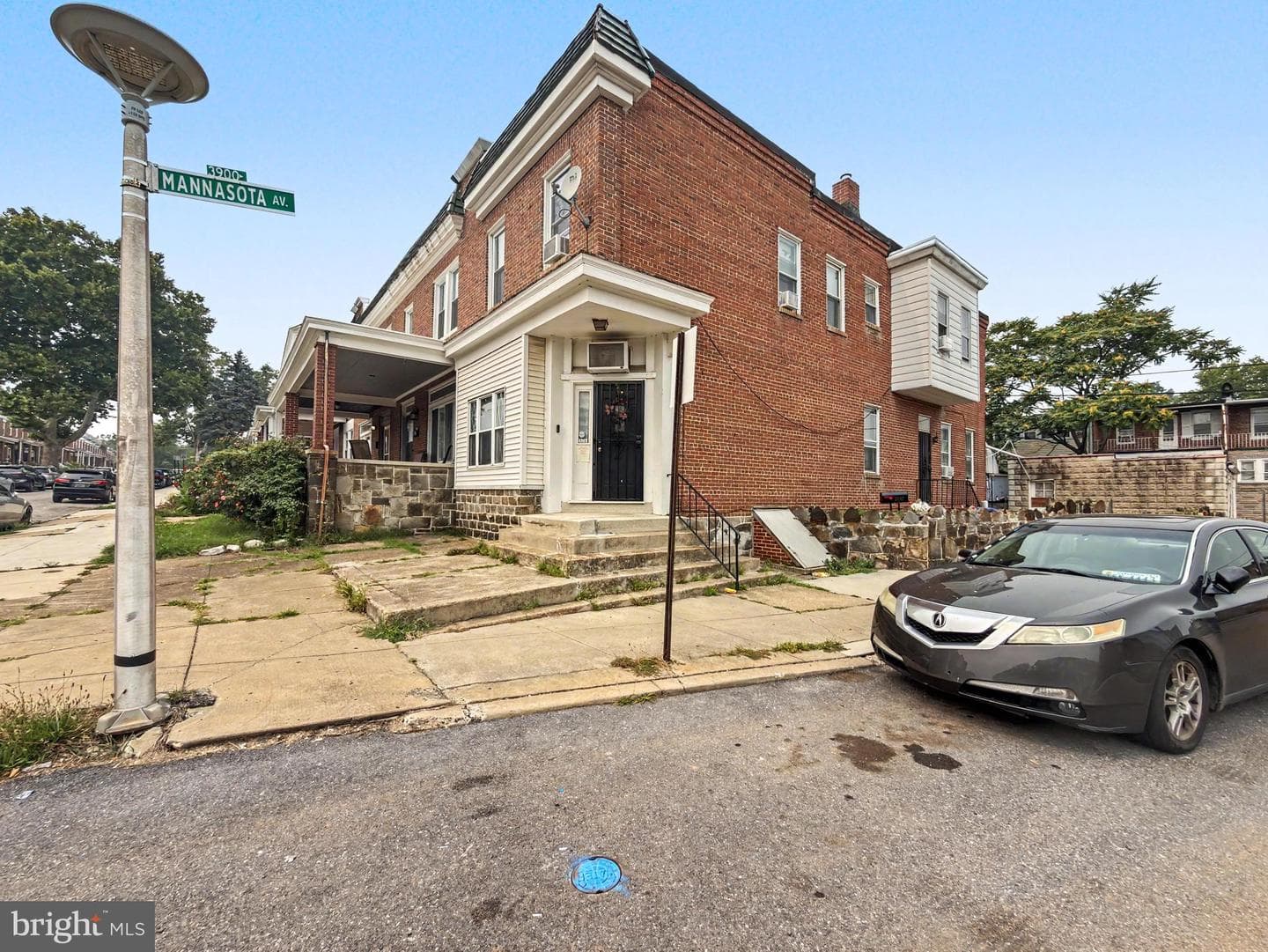 3232 Dudley Avenue photo 1