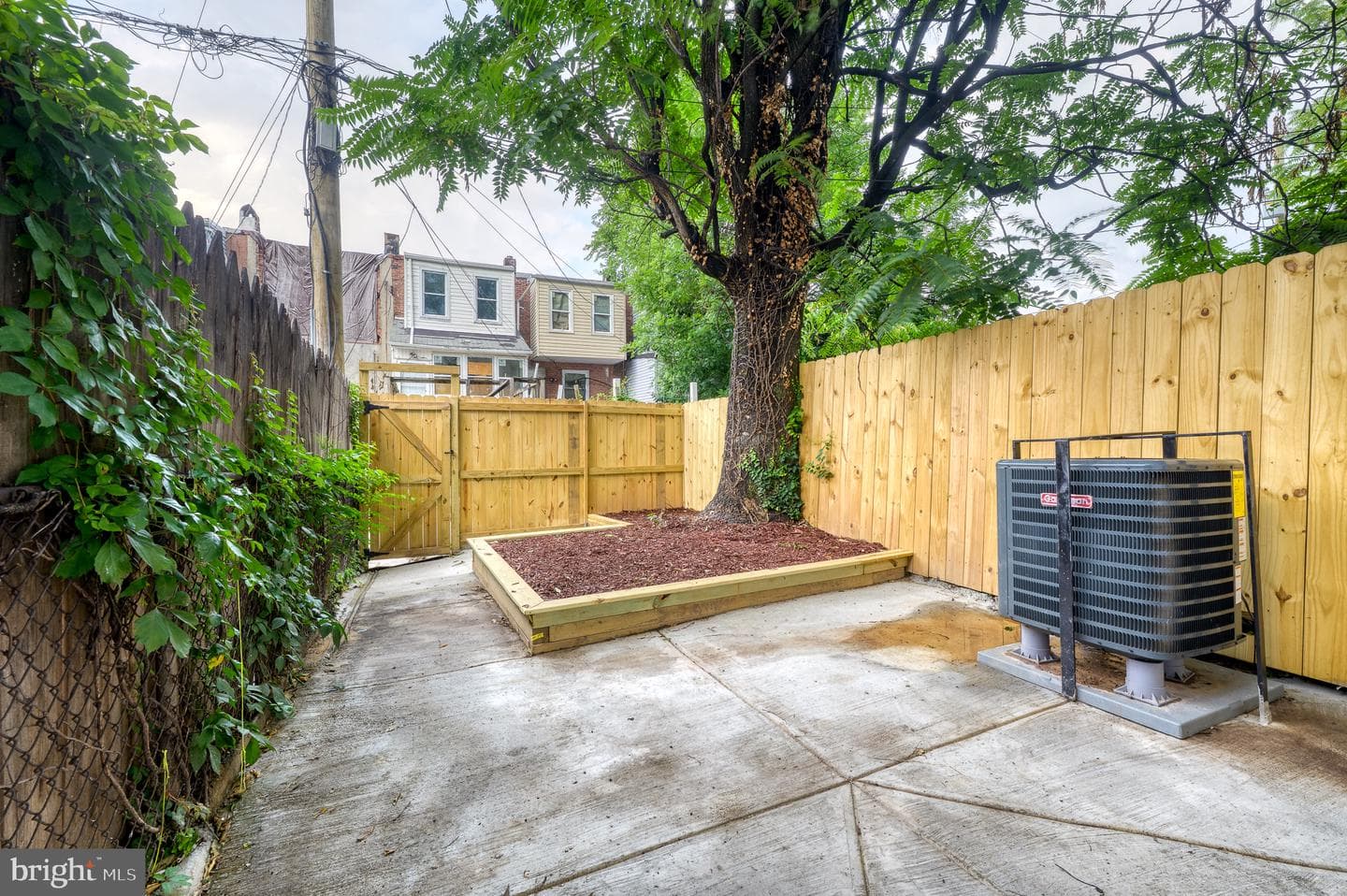 2106 Cliftwood Avenue photo 48