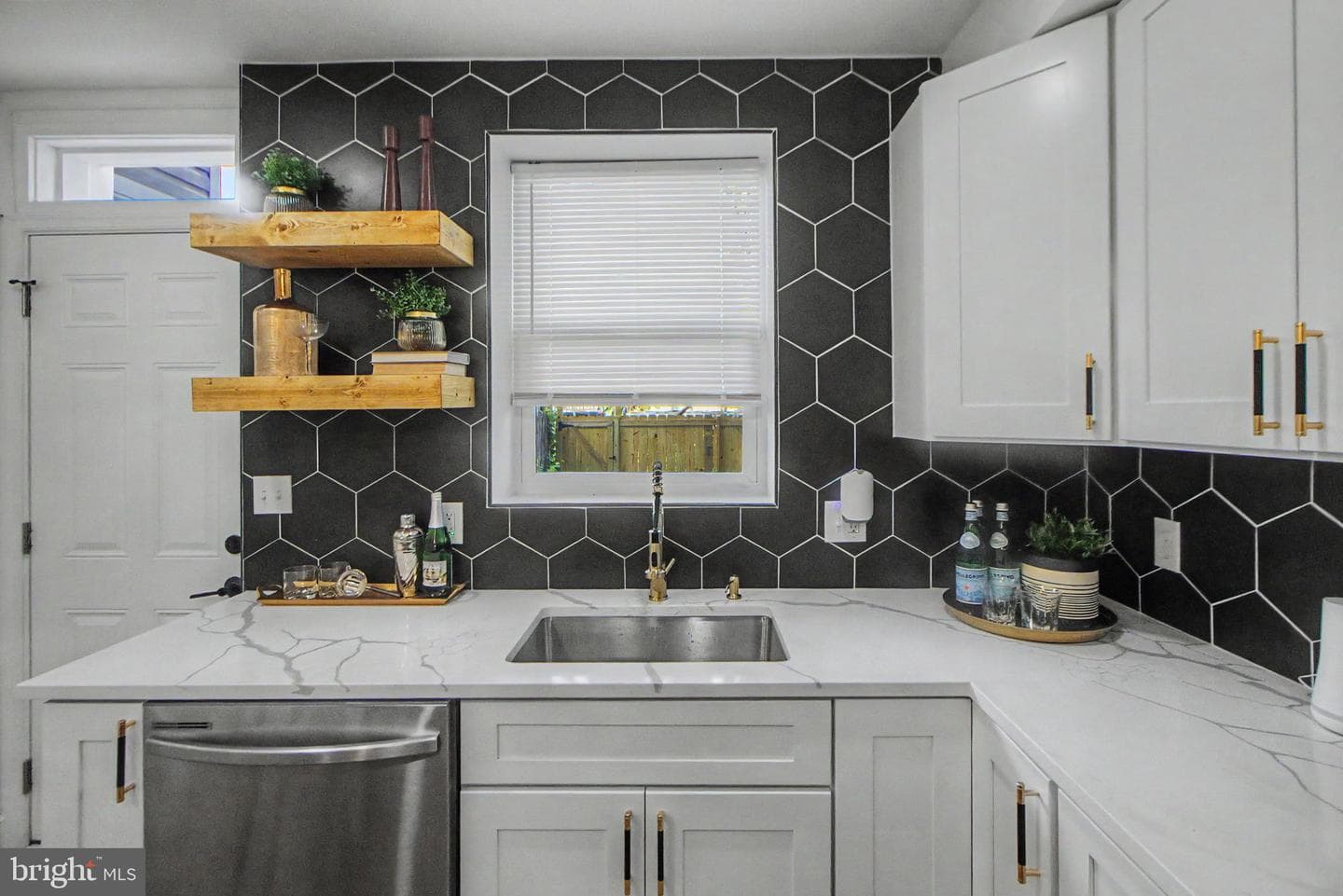 2106 Cliftwood Avenue photo 9