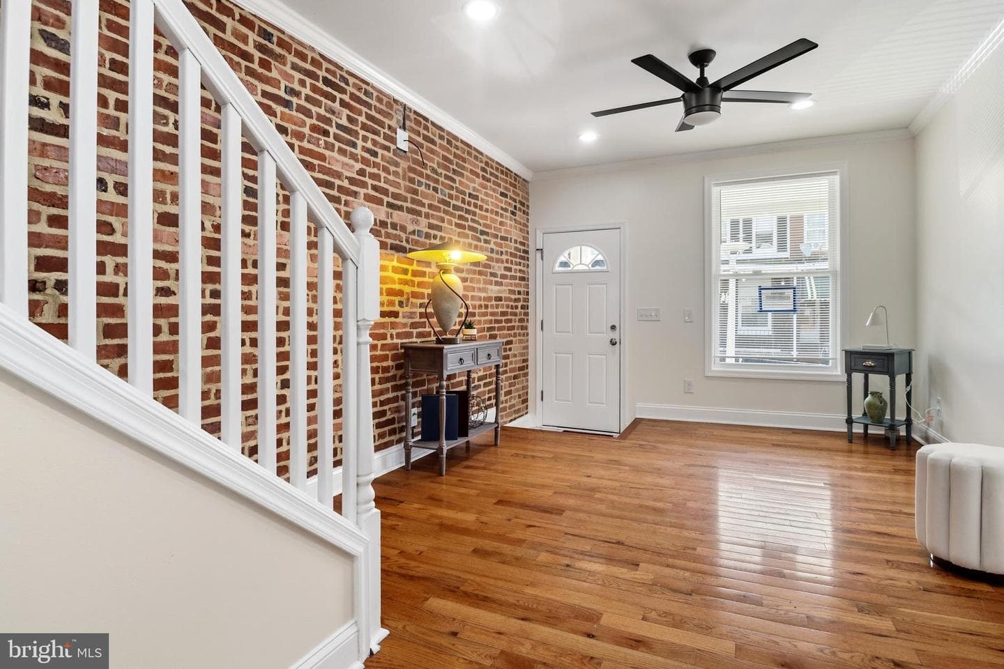 404 N Robinson Street photo 3