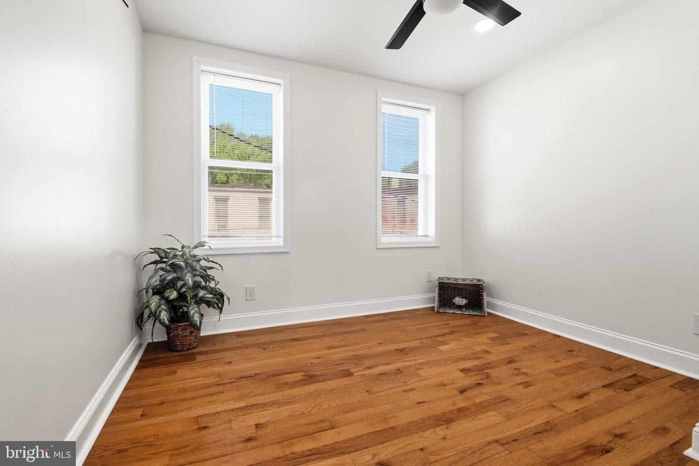 404 N Robinson Street photo 8