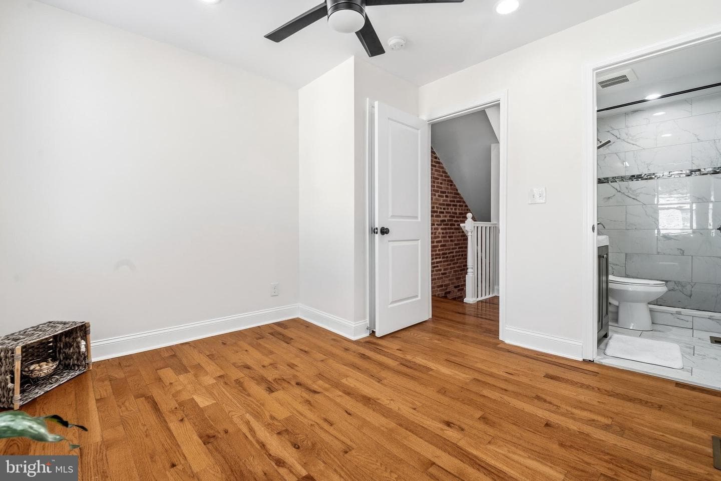 404 N Robinson Street photo 9