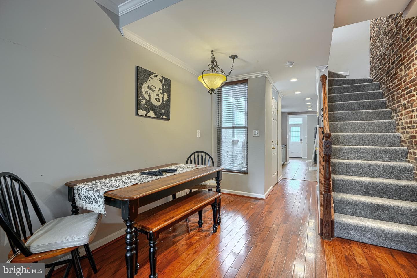827 S Montford Avenue photo 15