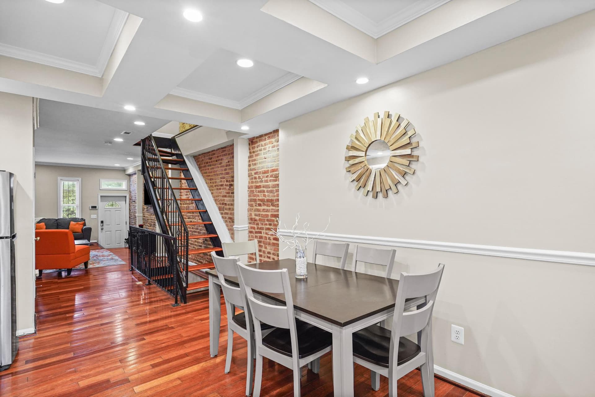 1411 W Ostend Street photo 11